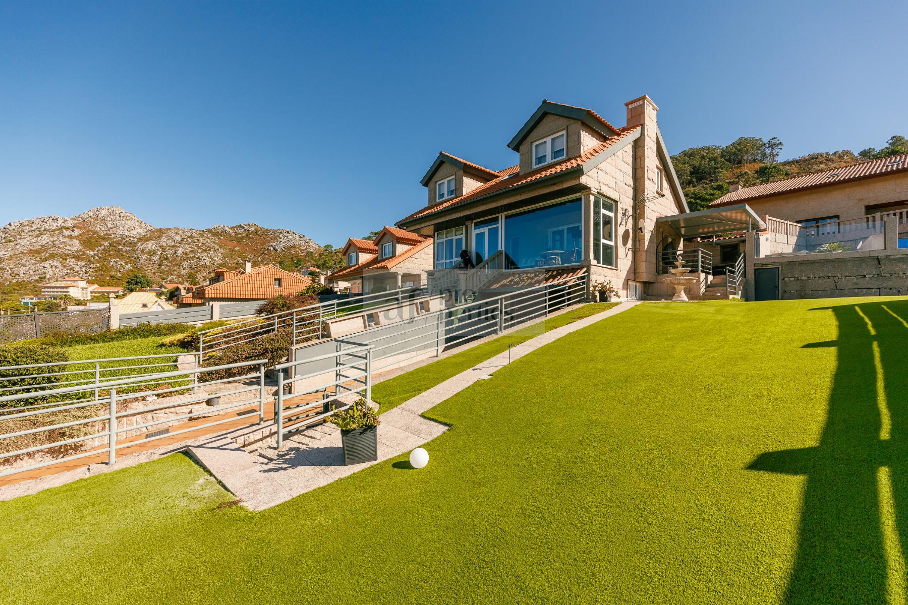Venta de chalet en Oia