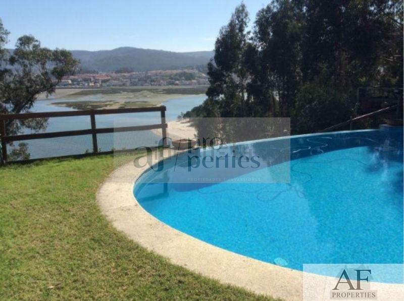 For sale of chalet in Nigrán