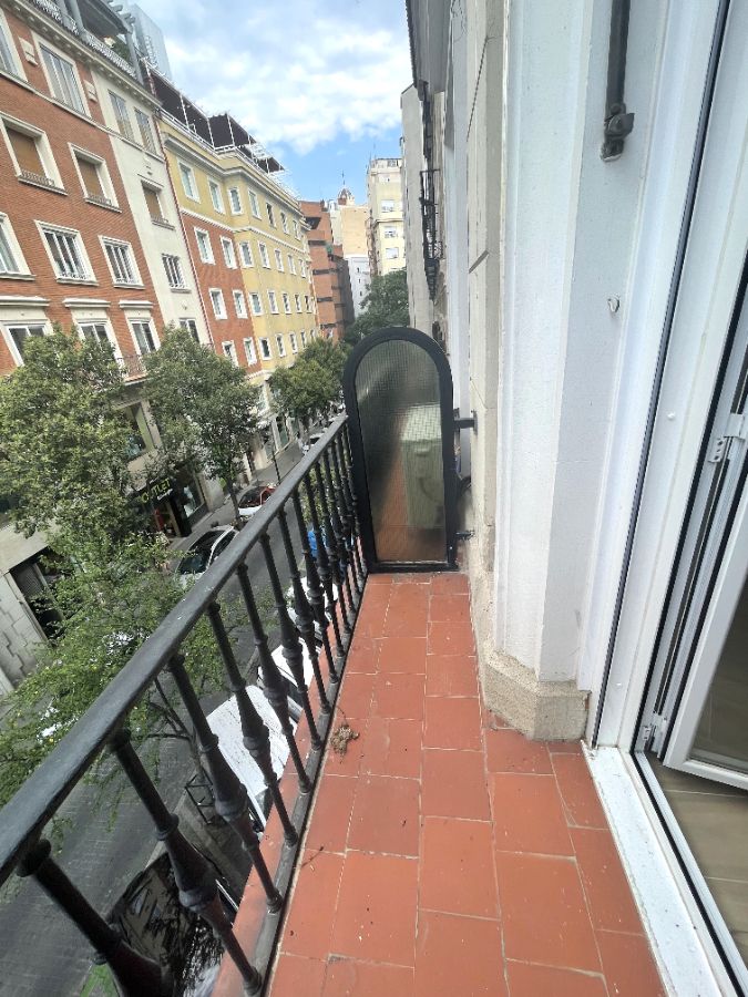 For rent of office in Madrid