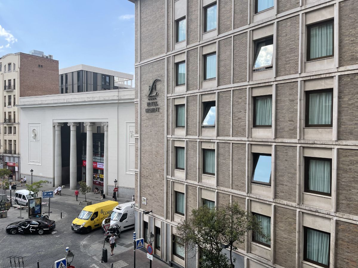 For rent of office in Madrid