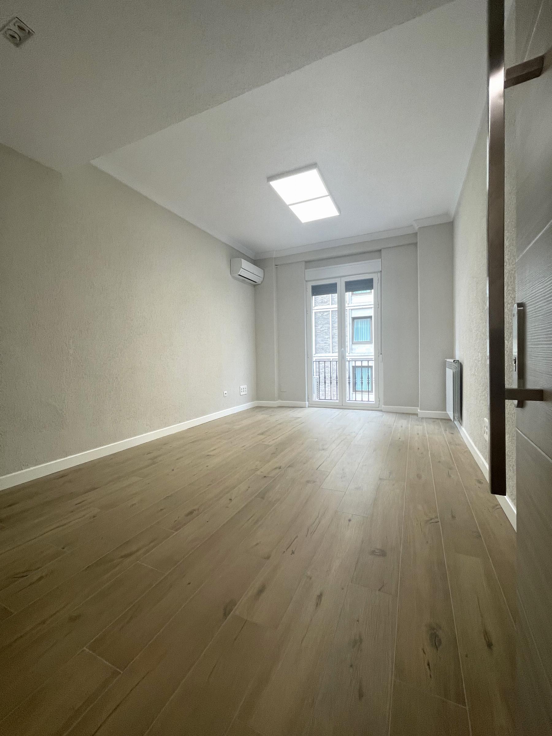 For rent of office in Madrid