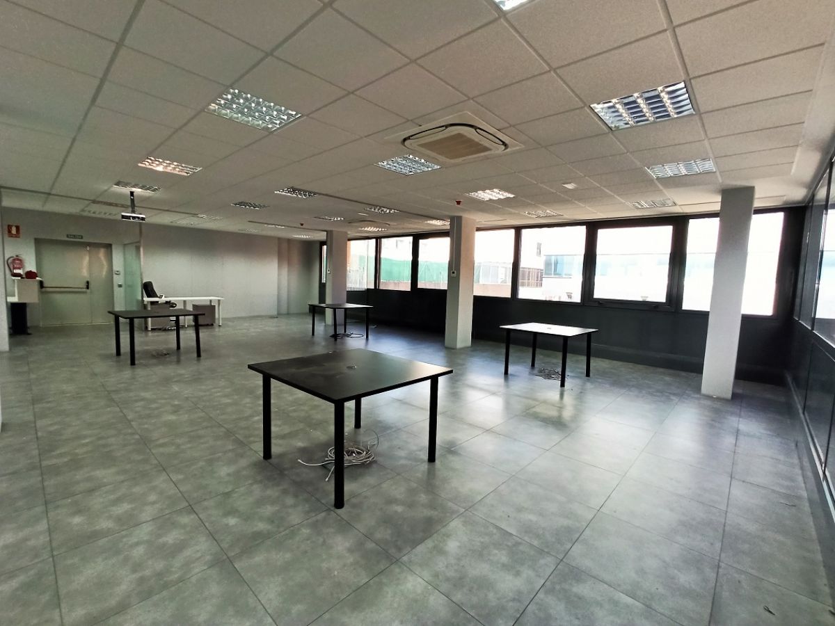 For rent of office in Madrid