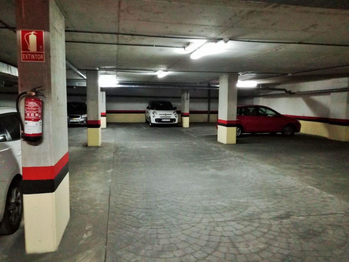 For rent of garage in Madrid