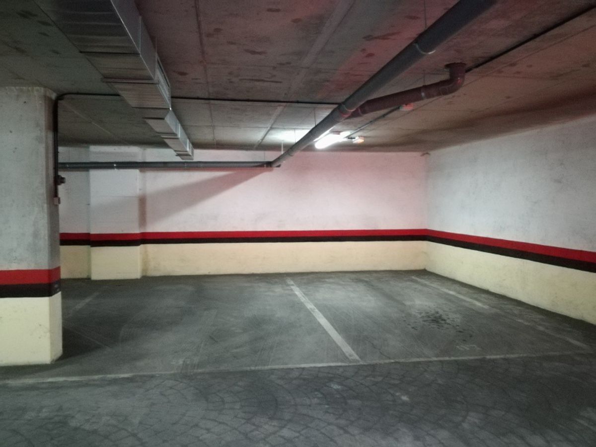 For rent of garage in Madrid