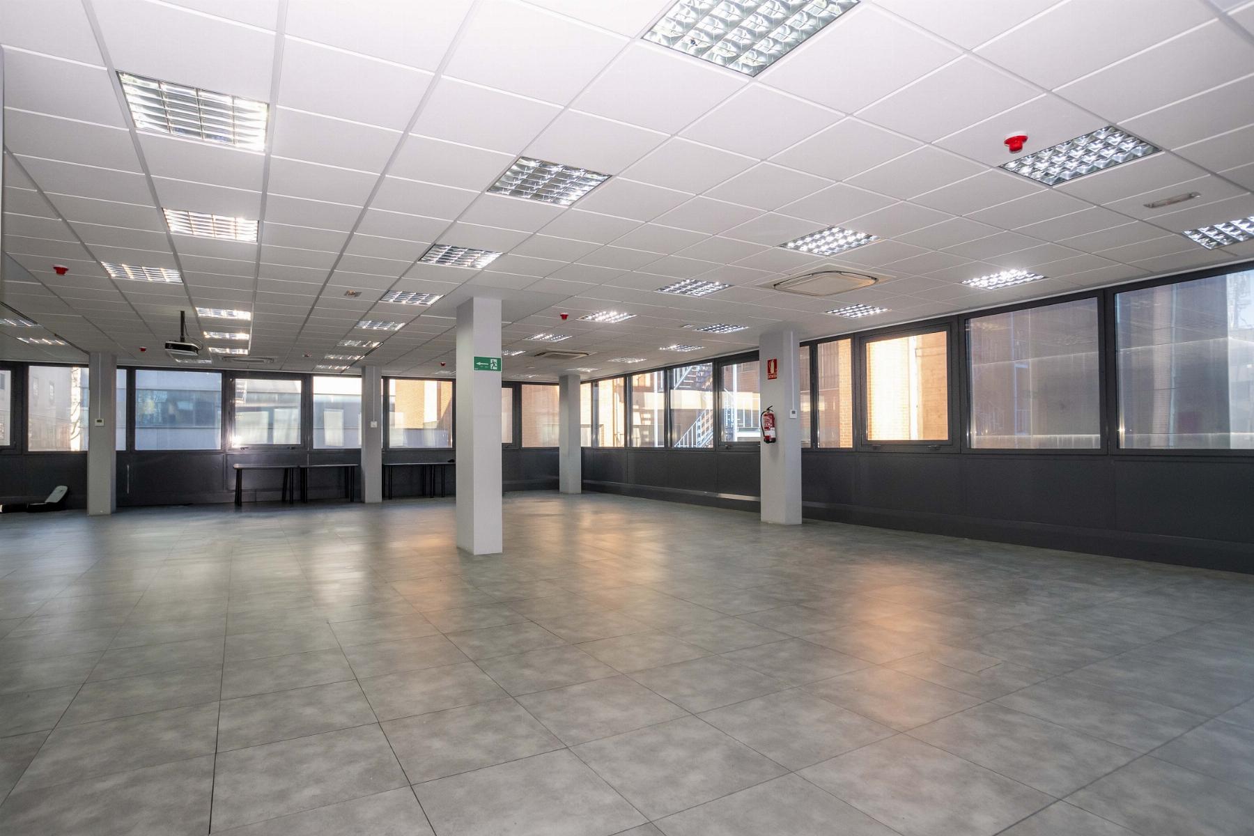 For rent of office in Madrid