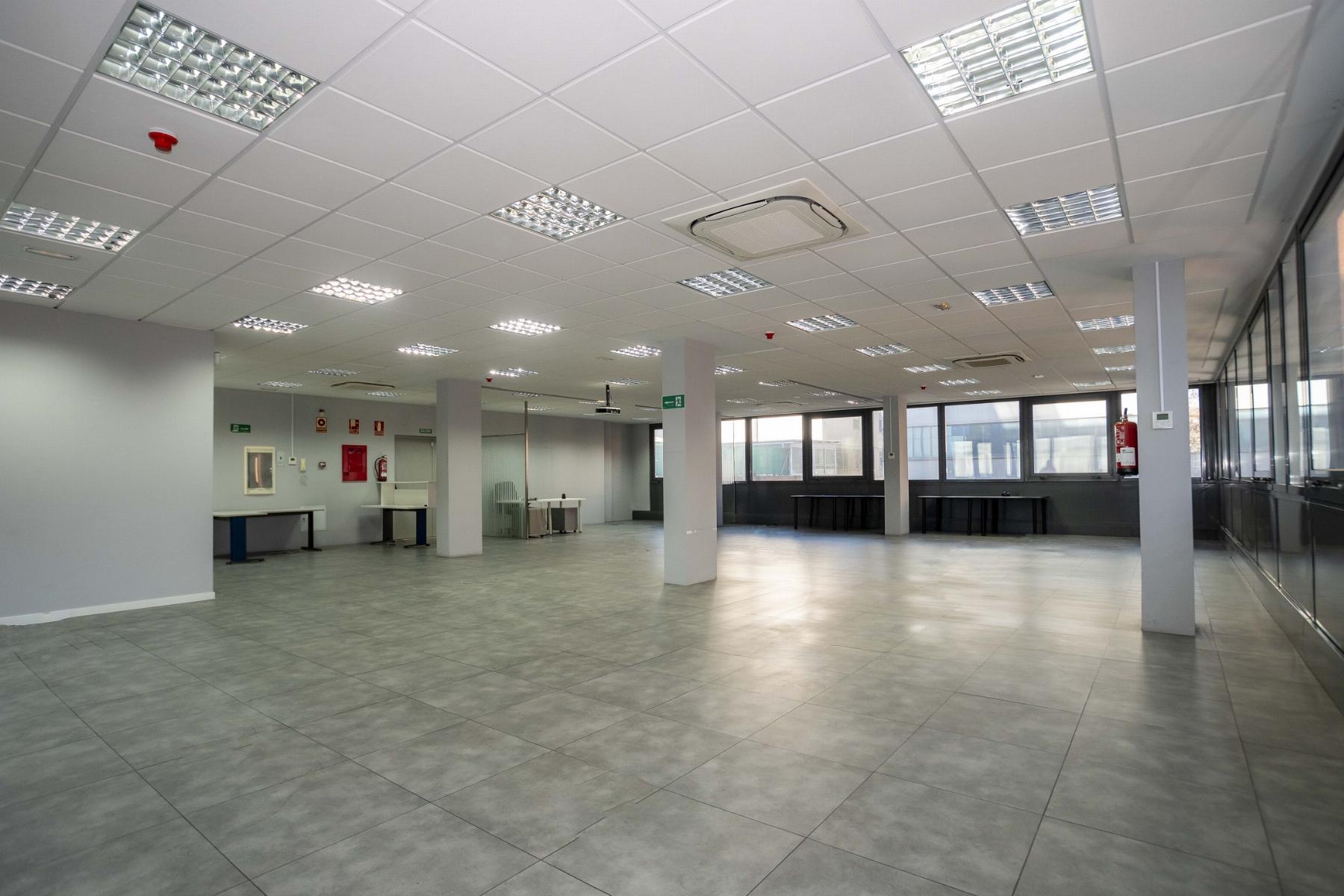 For rent of office in Madrid