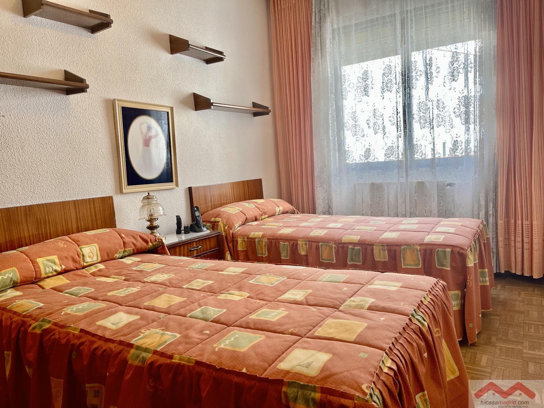 For sale of flat in Madrid