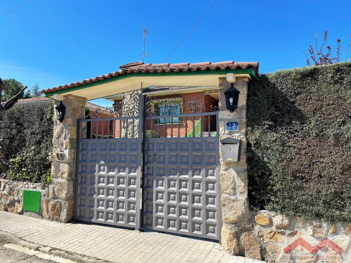 For sale of chalet in Madrid