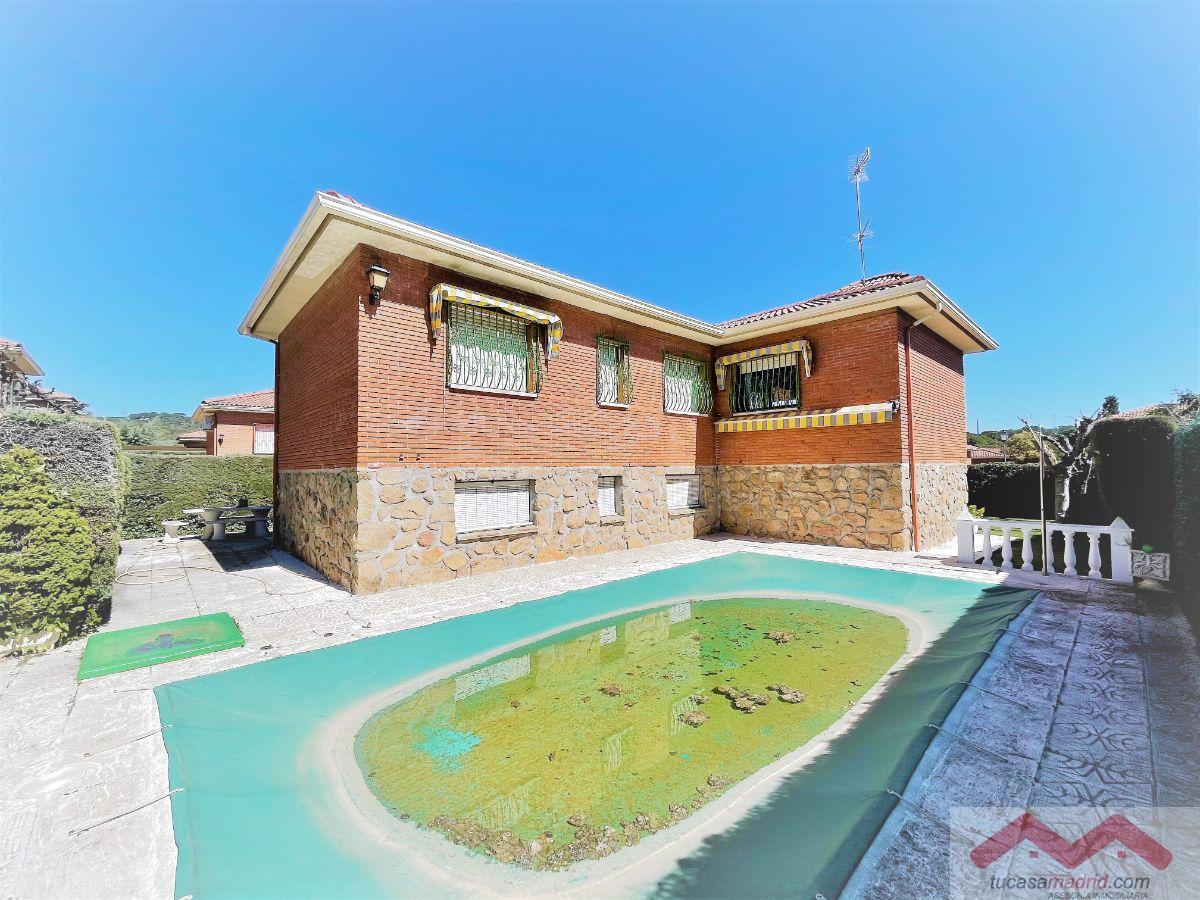 For sale of chalet in Madrid