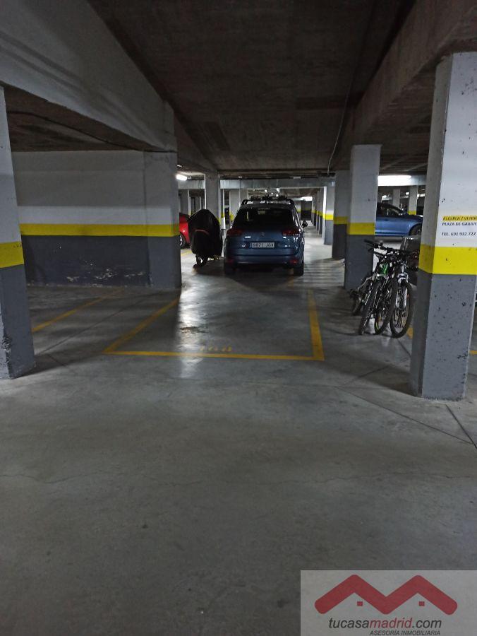 For sale of garage in Madrid