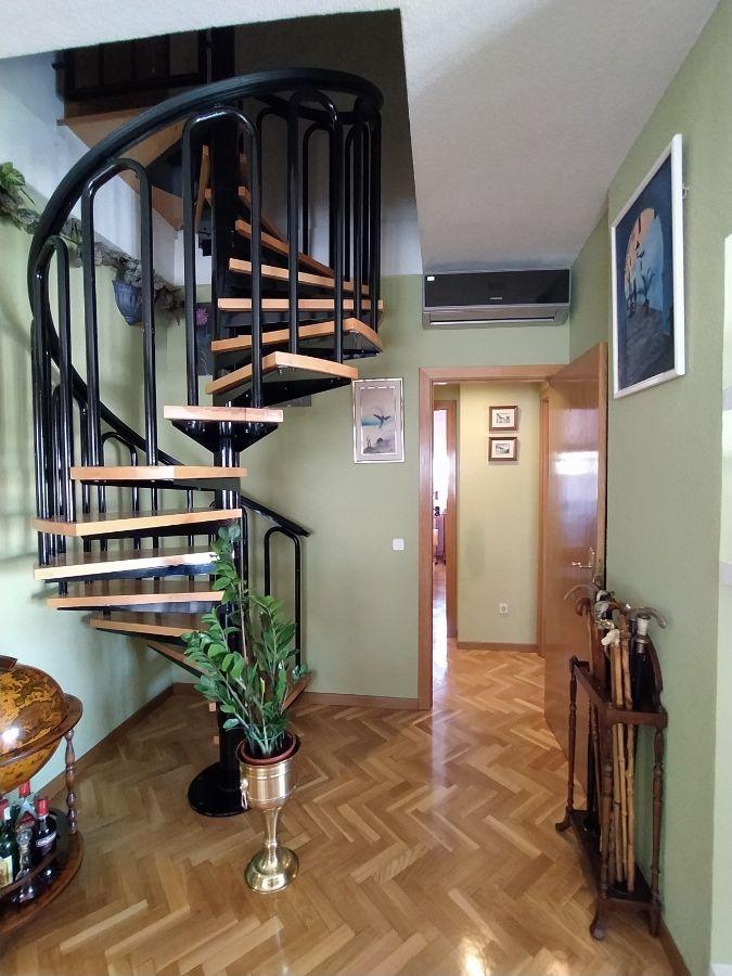 For sale of duplex in Leganés