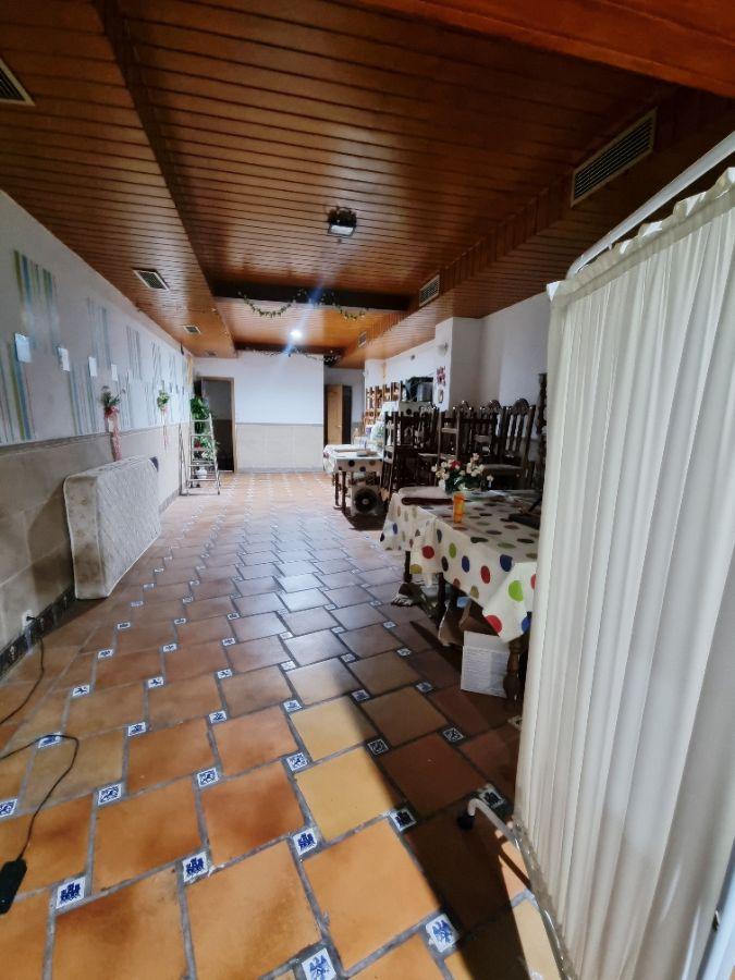 For sale of commercial in Leganés