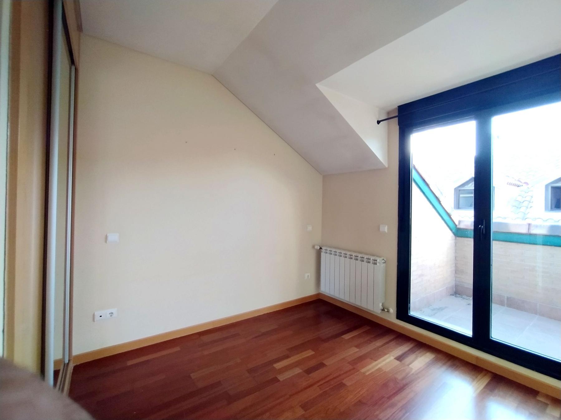 For sale of duplex in Torrejón de Velasco