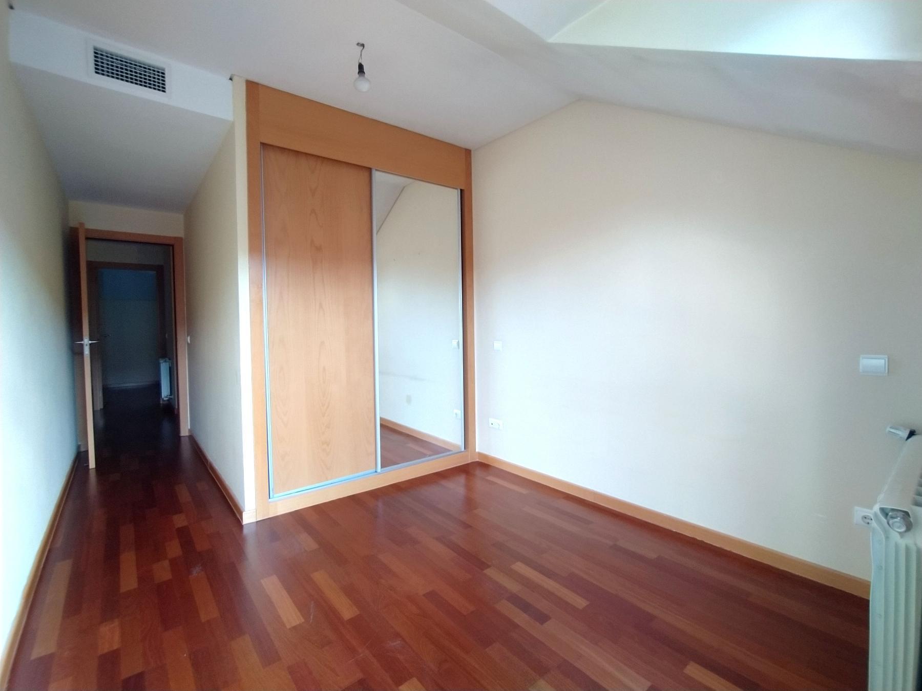 For sale of duplex in Torrejón de Velasco