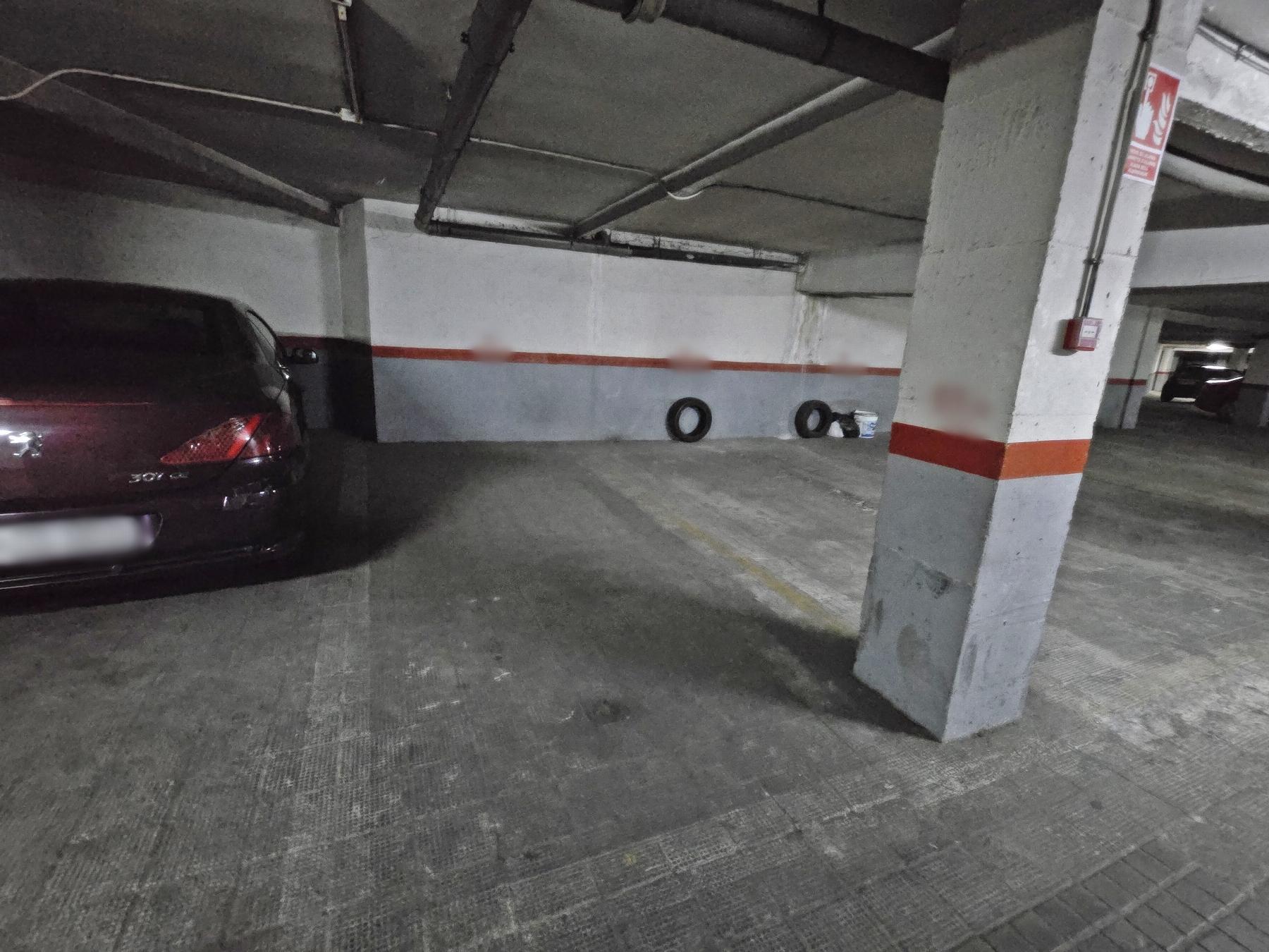For sale of garage in Leganés