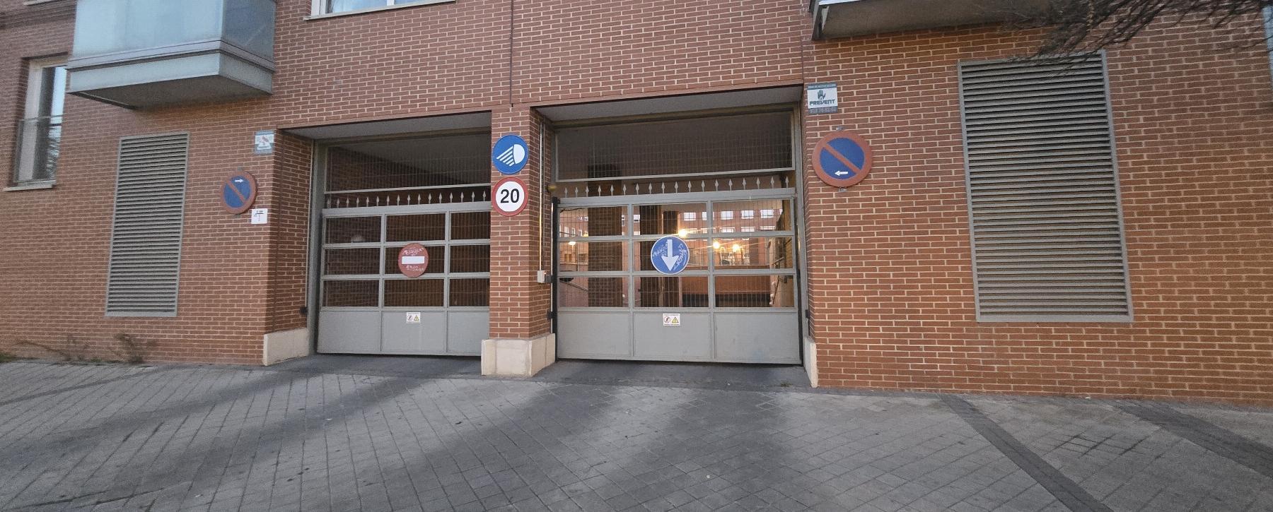 For sale of garage in Leganés
