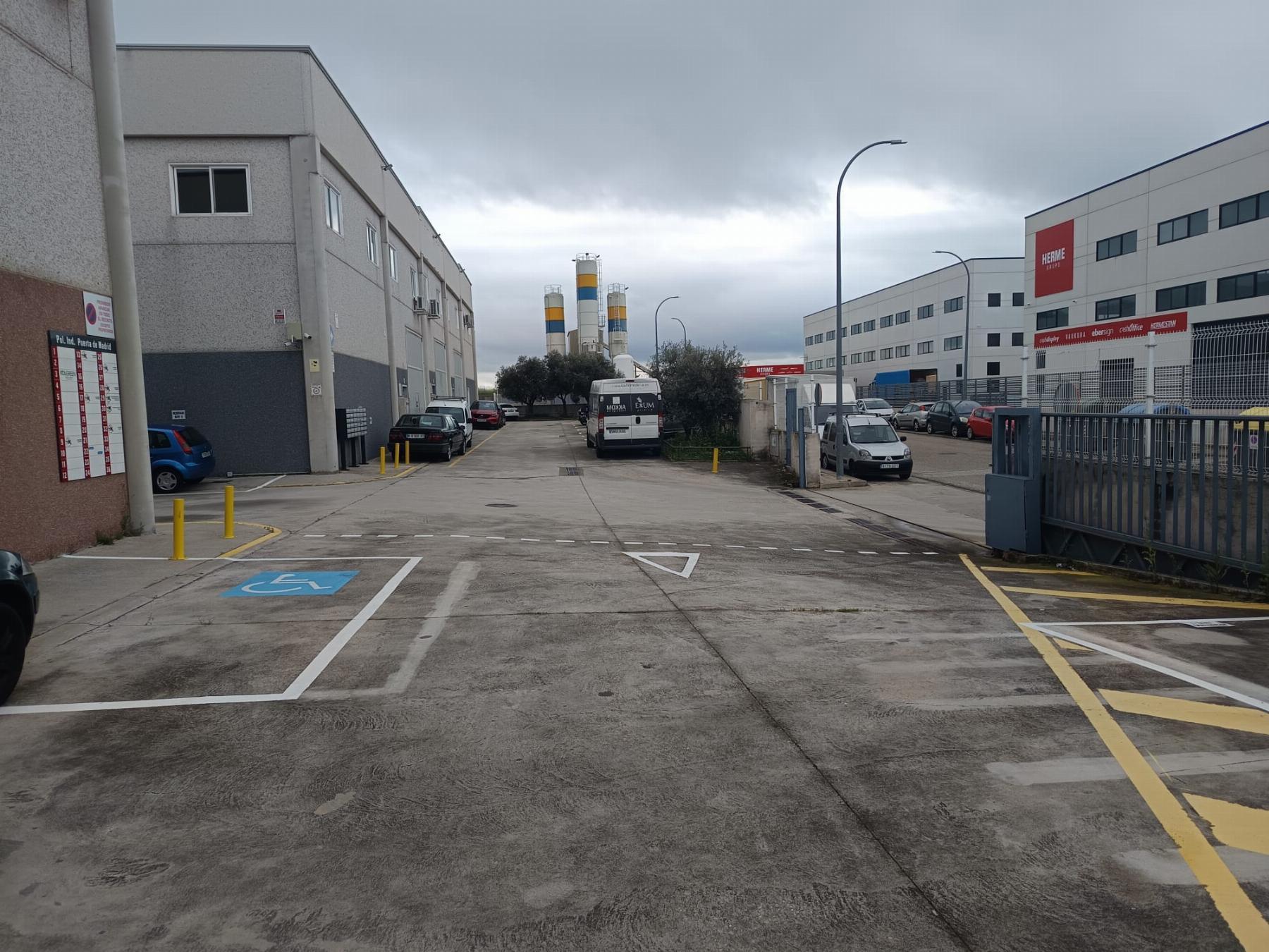 Venta de nave industrial en Casarrubuelos