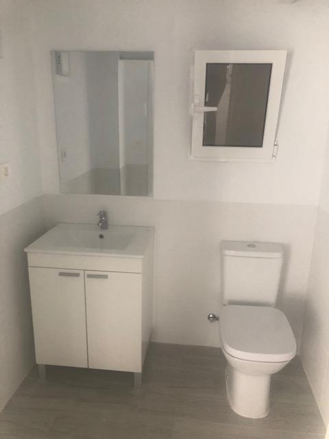 For rent of commercial in Valencia