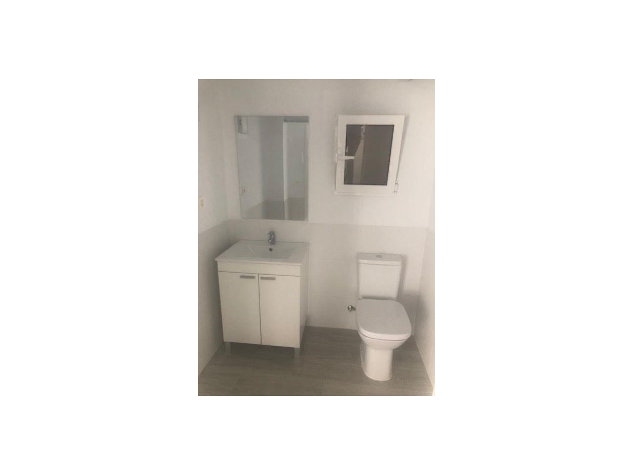 For rent of commercial in Valencia