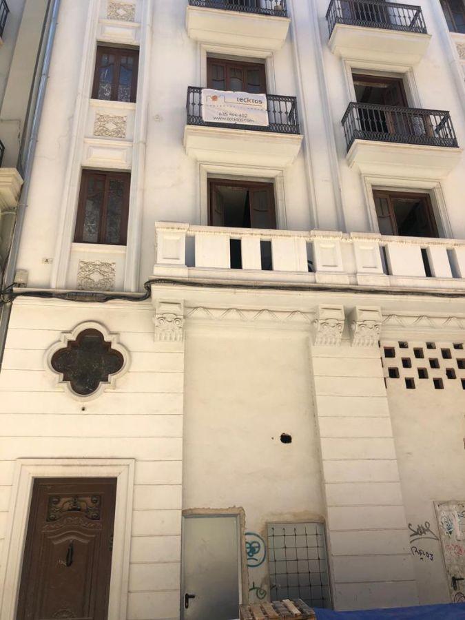 For rent of ground floor in Valencia