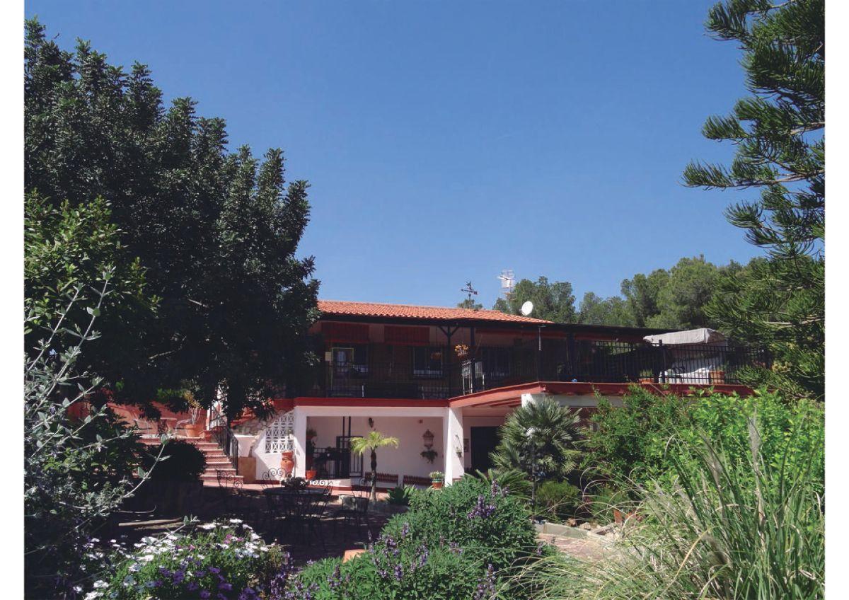 For sale of chalet in Valencia