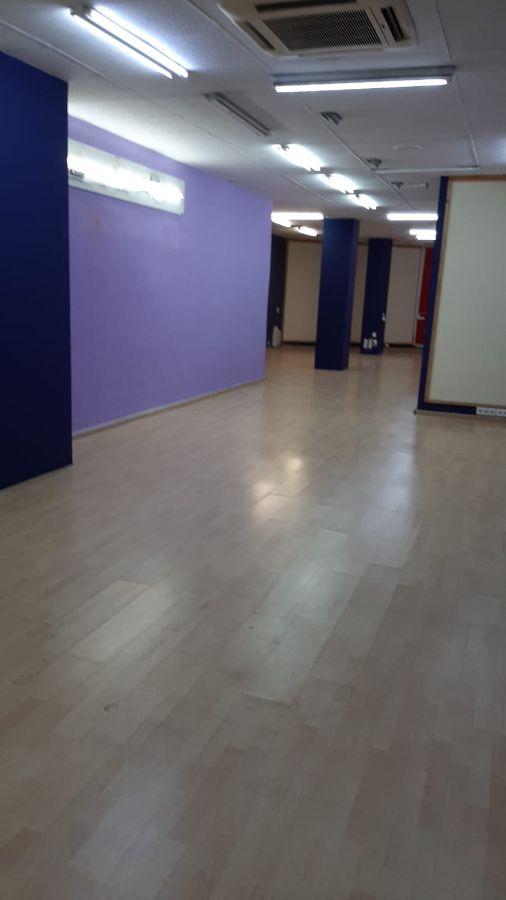 For rent of commercial in Valencia