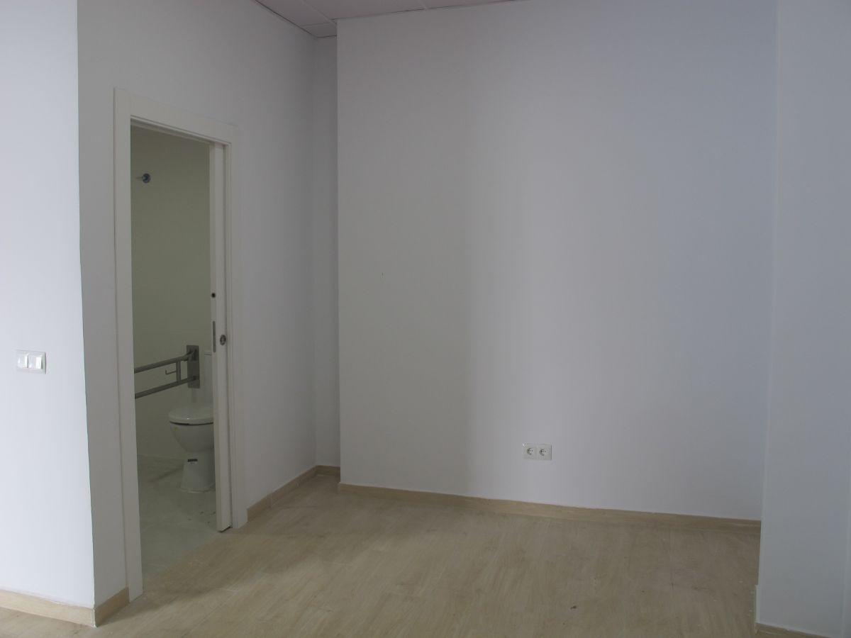 For rent of commercial in Valencia