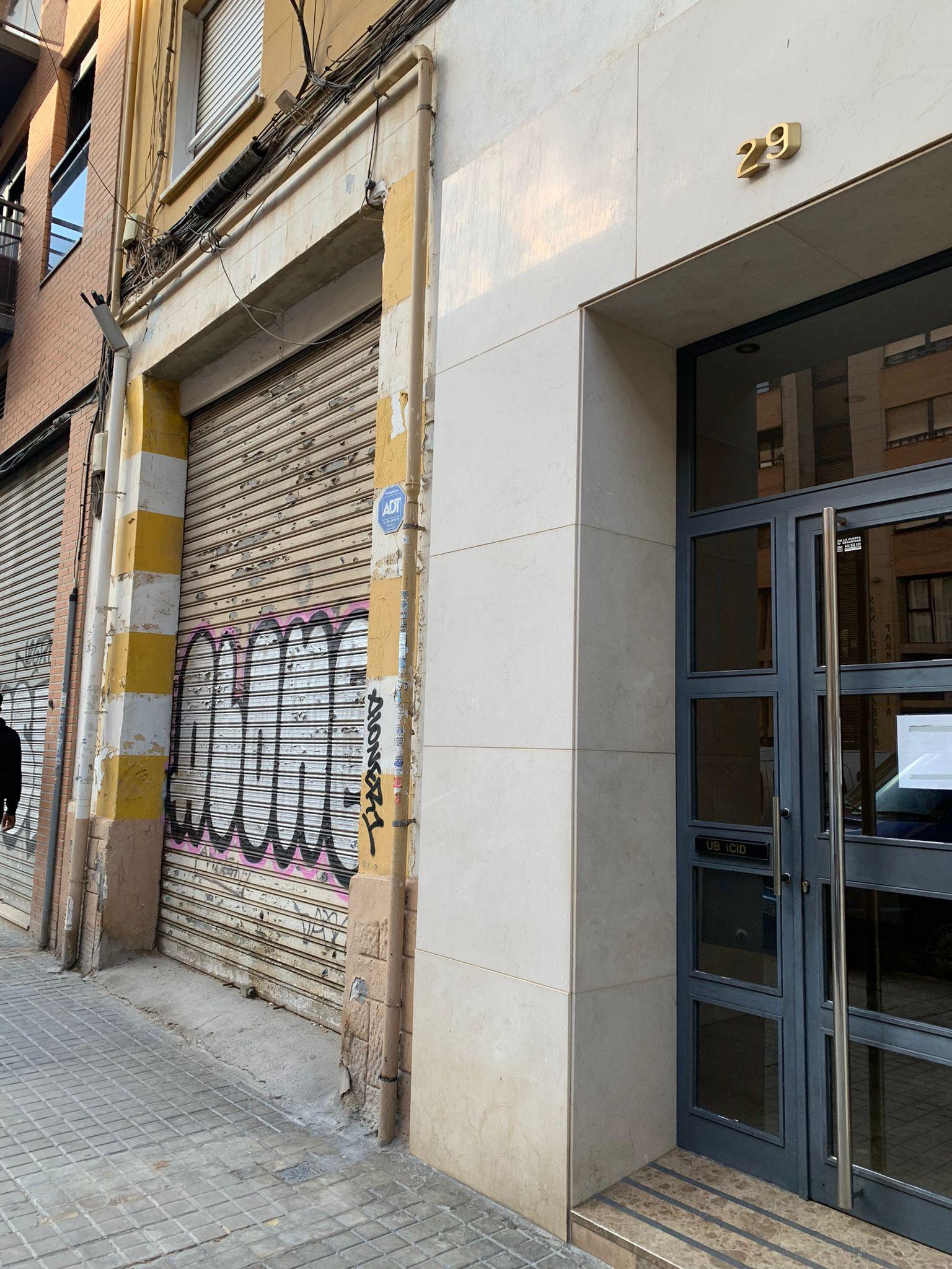 For sale of commercial in Valencia