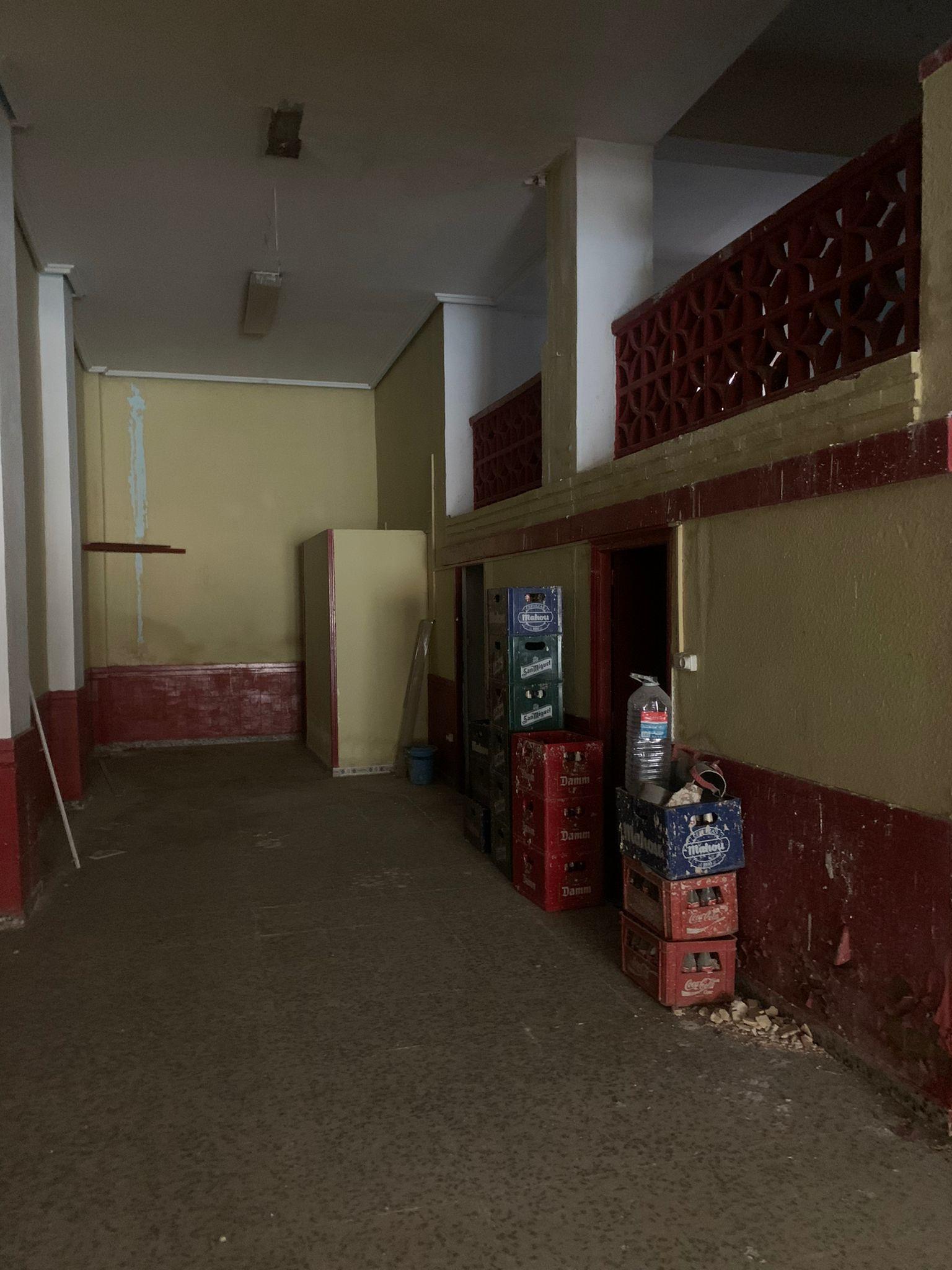 For sale of commercial in Valencia