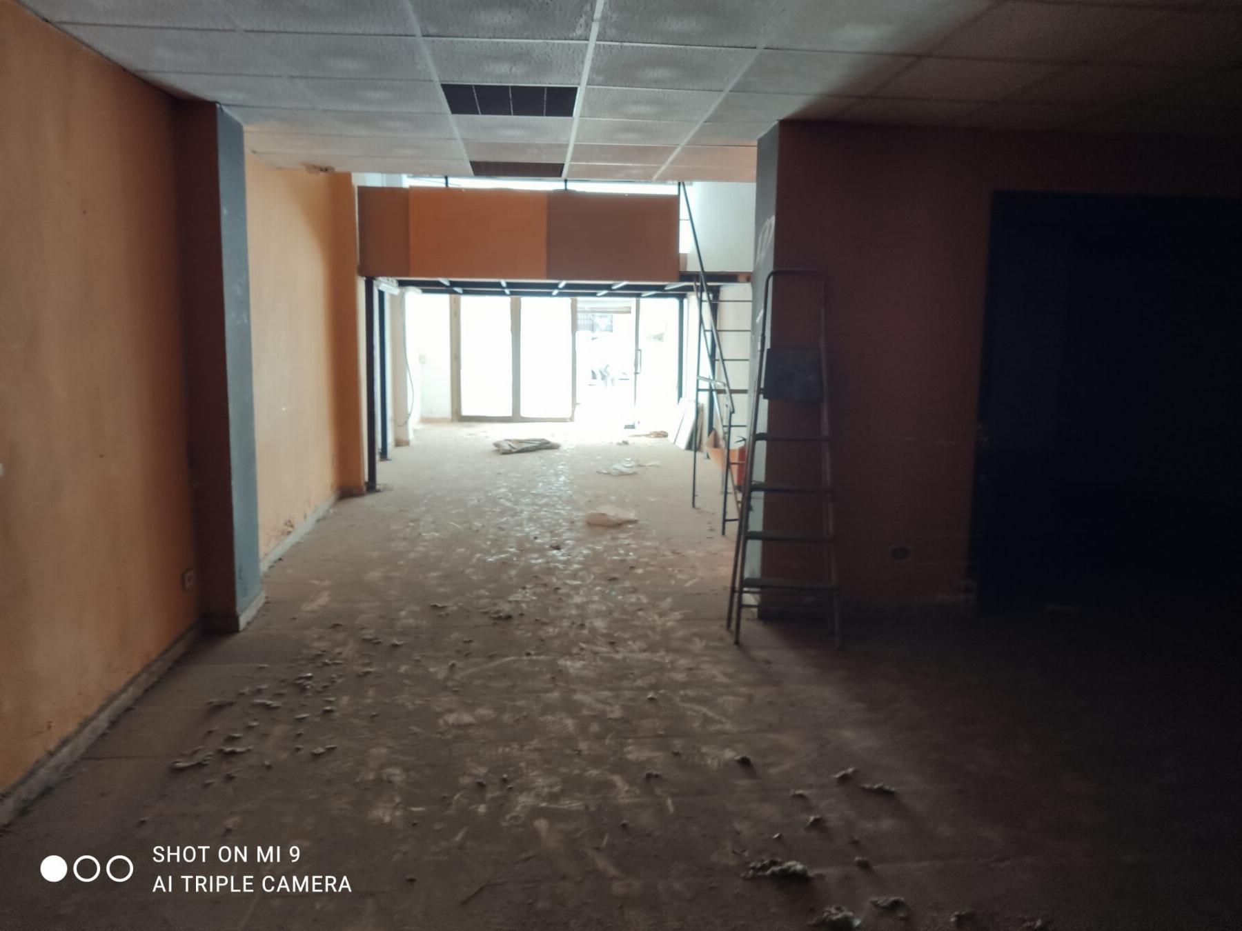 For sale of commercial in Valencia