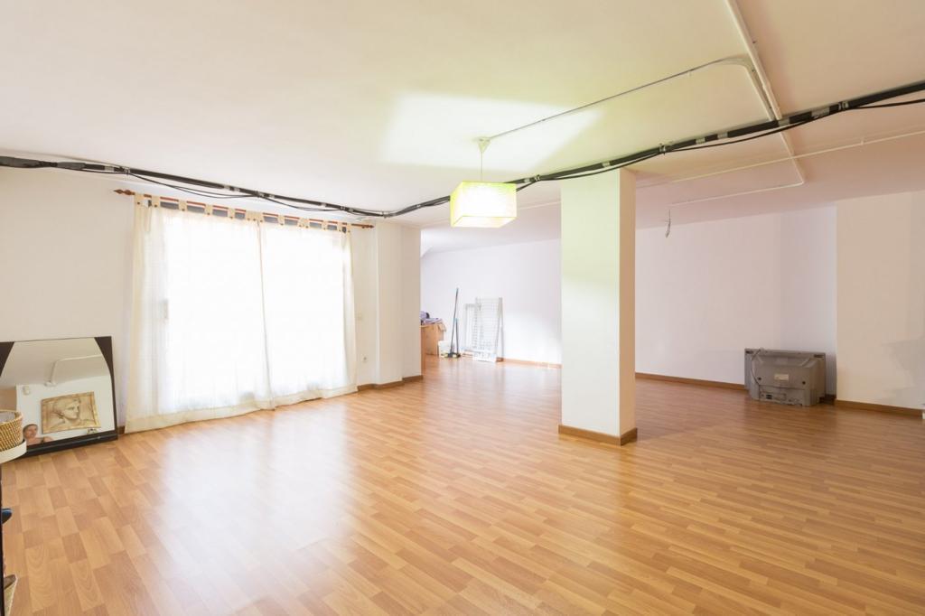 For sale of flat in Valencia