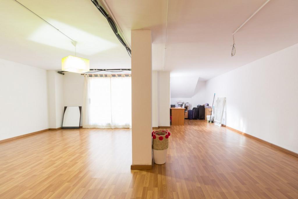 For sale of flat in Valencia