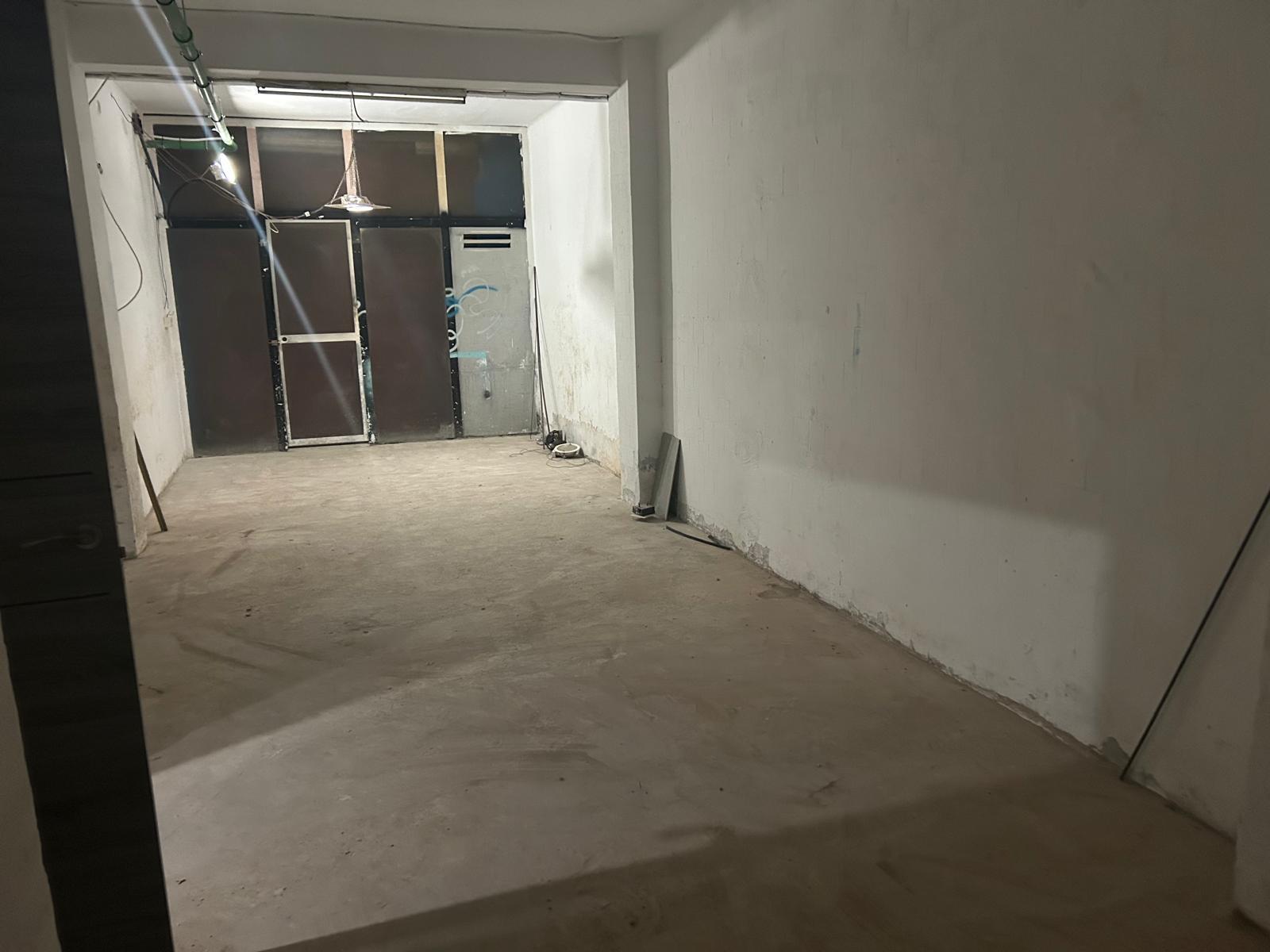 For rent of commercial in Valencia