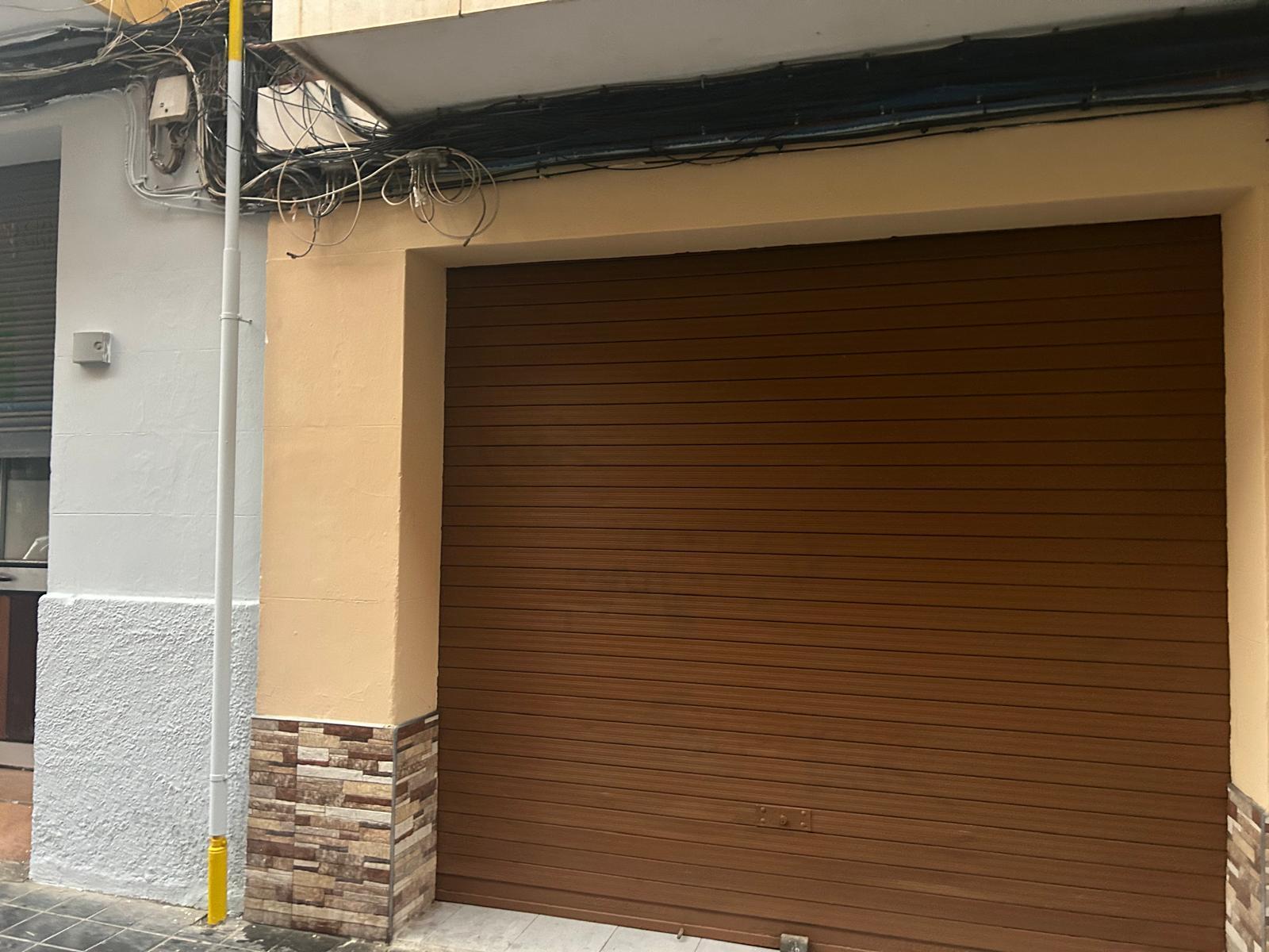 For rent of commercial in Valencia