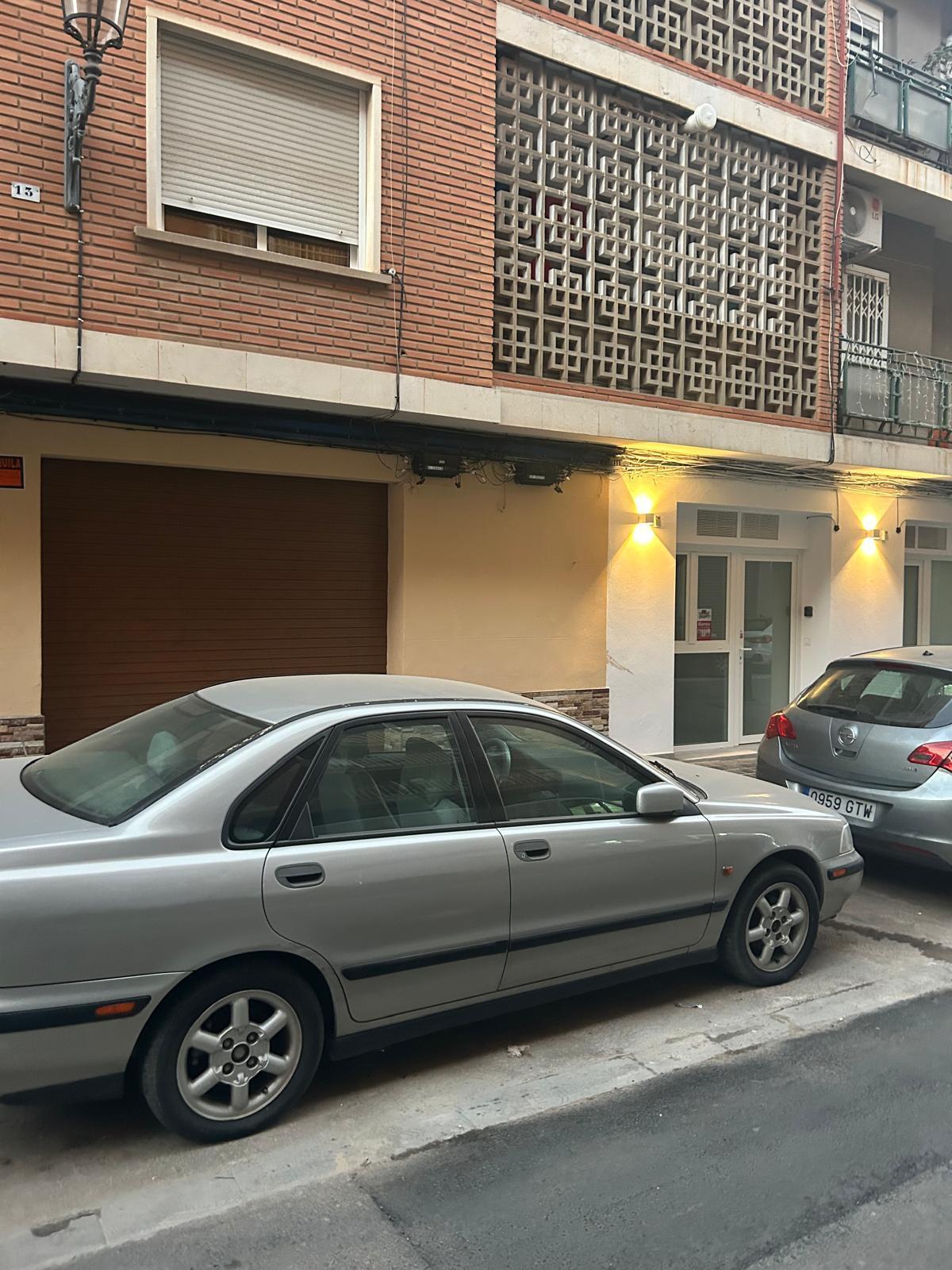 For rent of commercial in Valencia