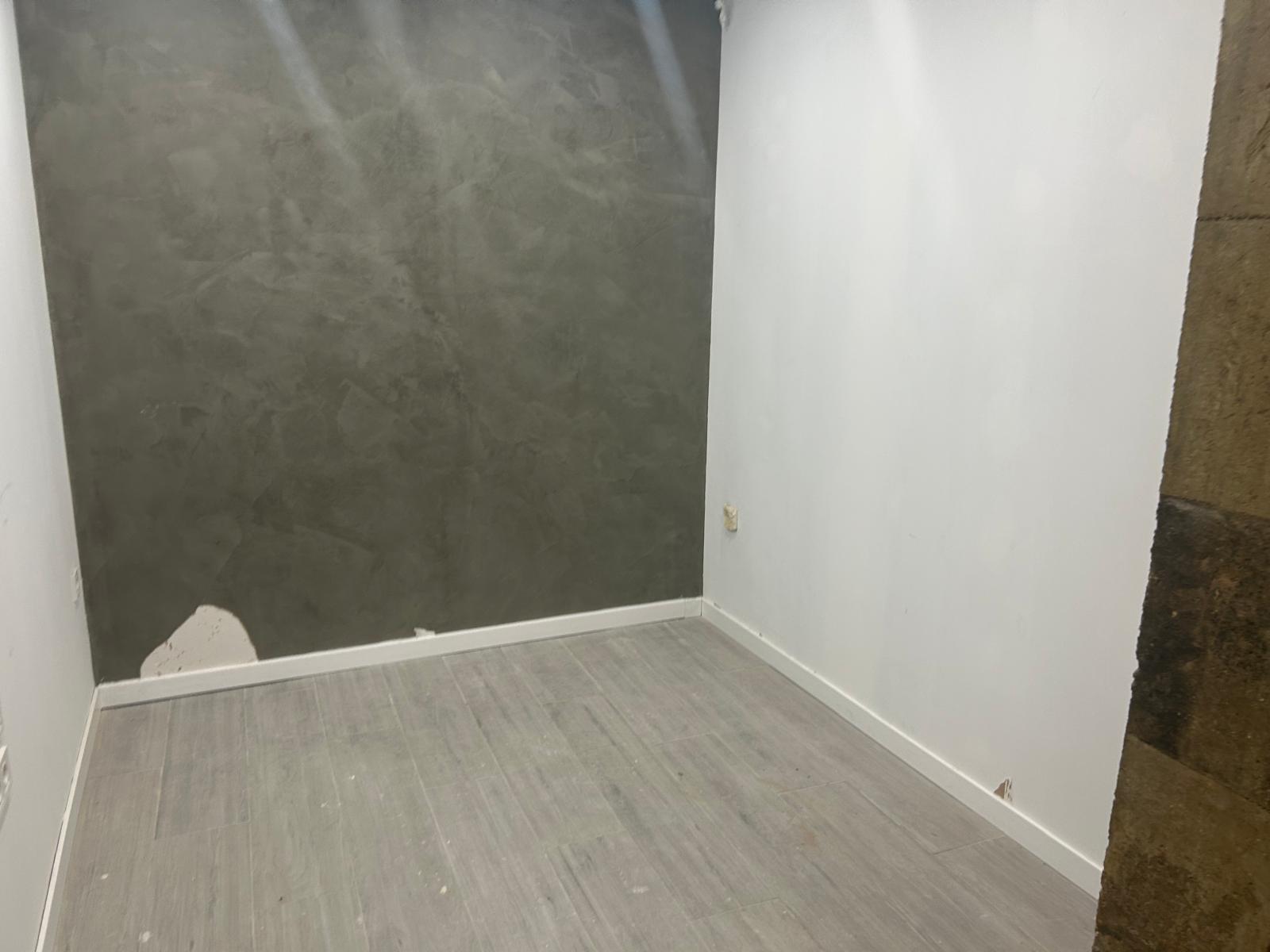 For rent of commercial in Valencia