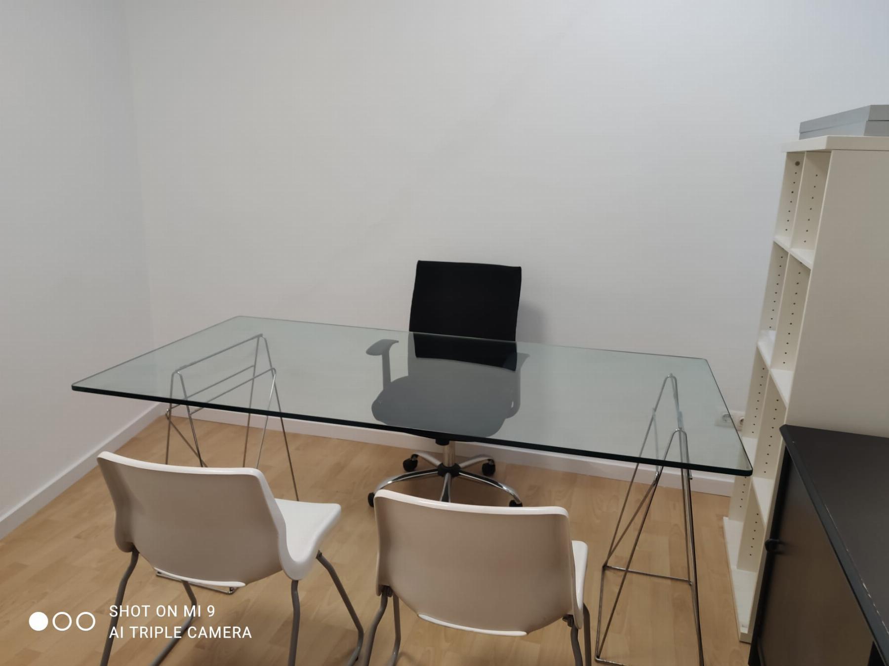For rent of office in Valencia