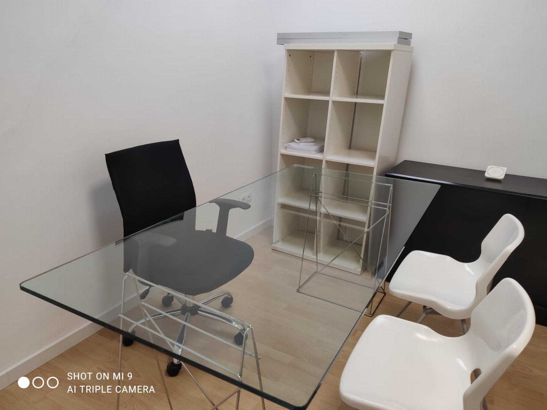 For rent of office in Valencia