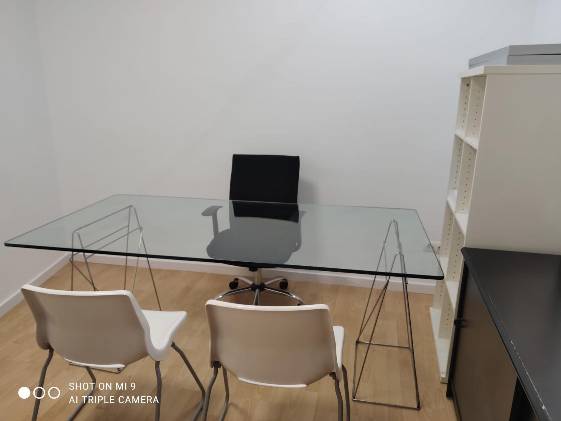 For rent of office in Valencia
