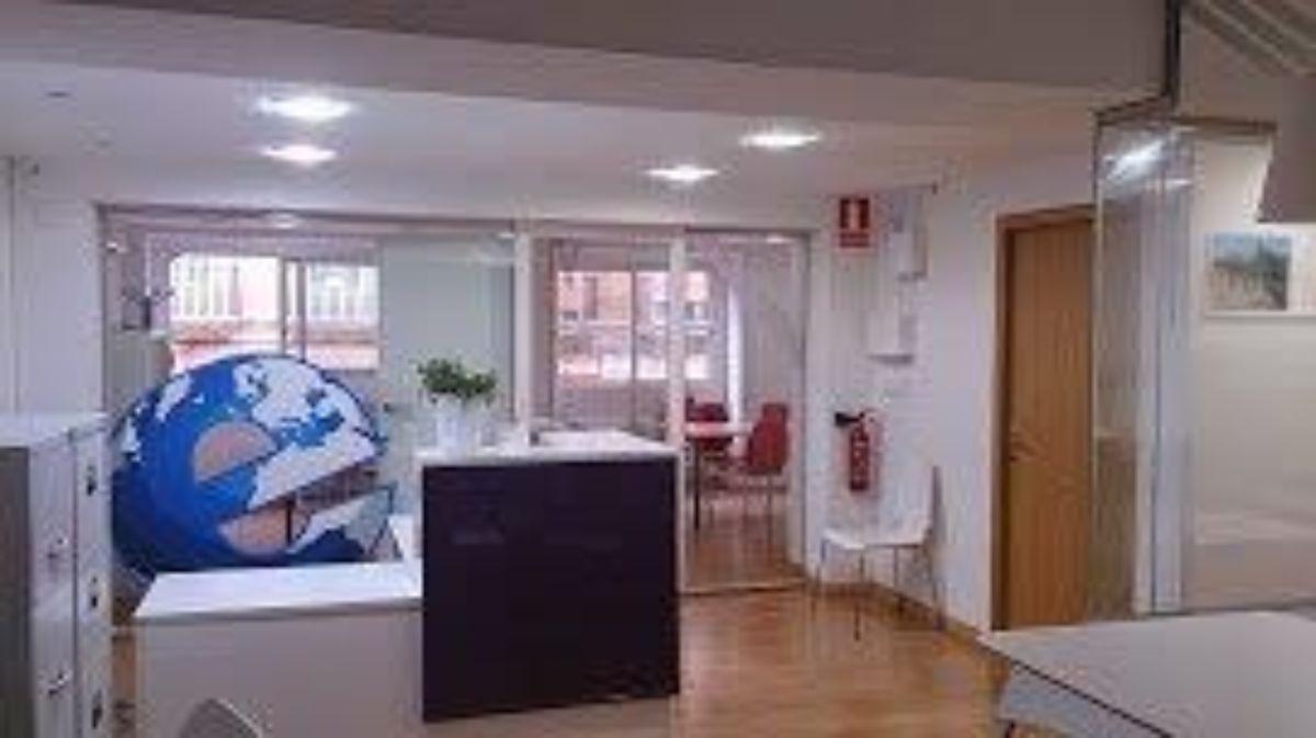 For rent of office in Valencia