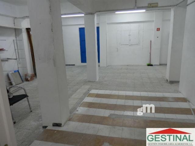 For rent of commercial in Almería