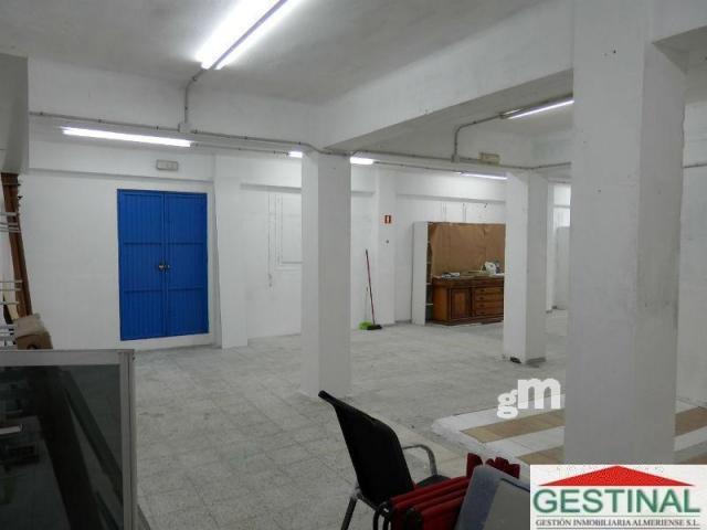 For rent of commercial in Almería