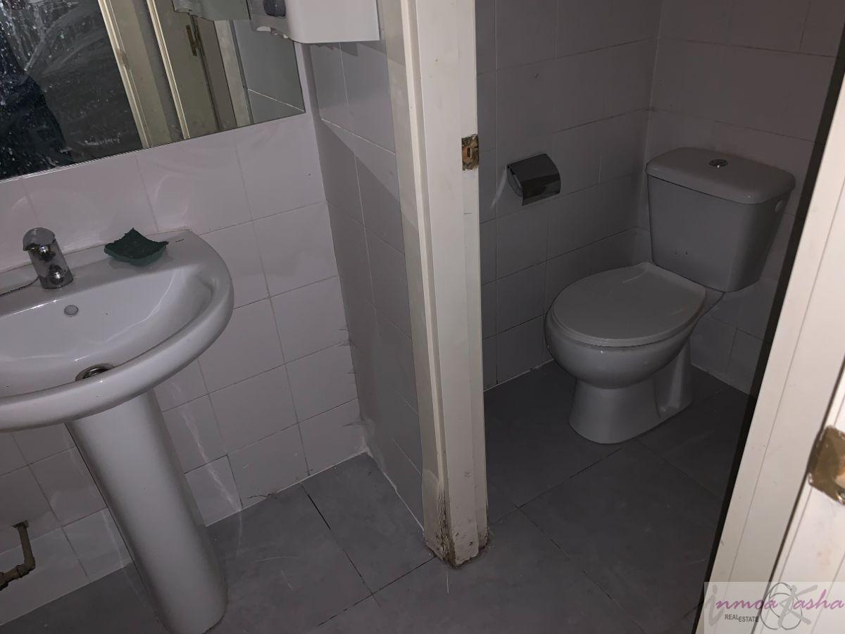 For sale of commercial in Madrid