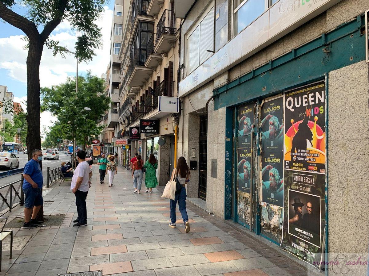 For sale of commercial in Madrid