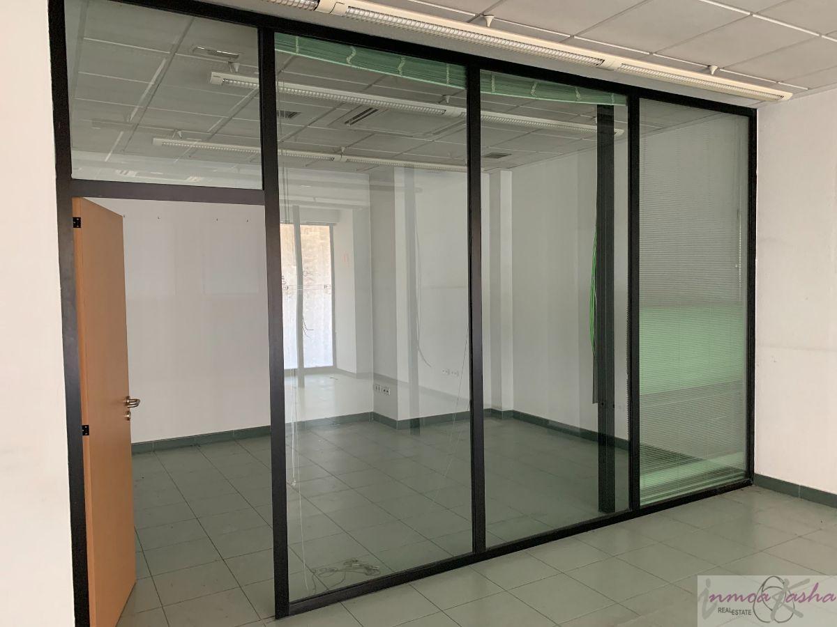 For sale of commercial in Alcalá de Henares