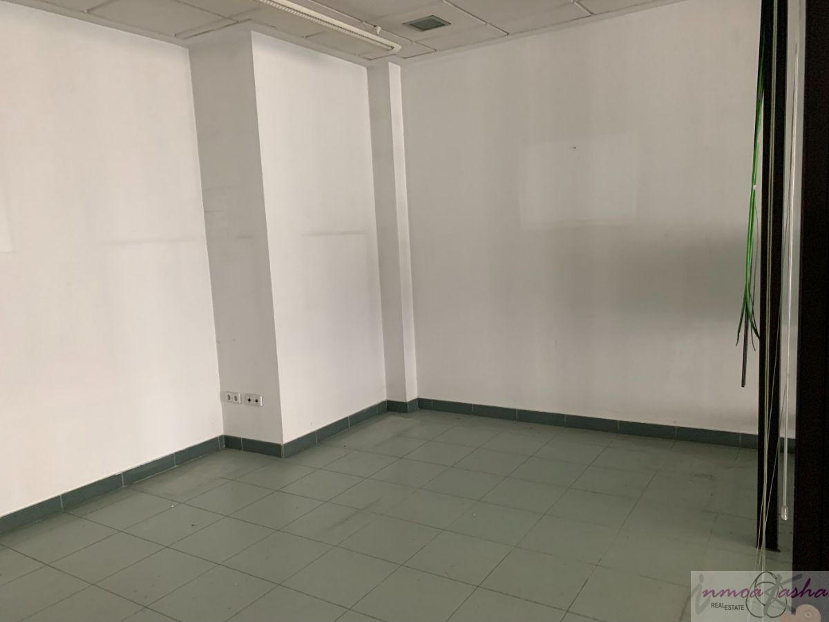 Venta de local comercial en Alcalá de Henares