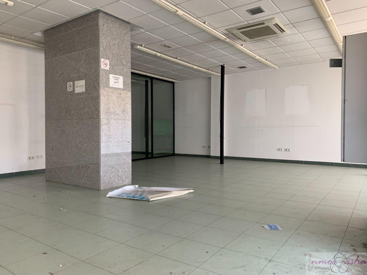 Venta de local comercial en Alcalá de Henares