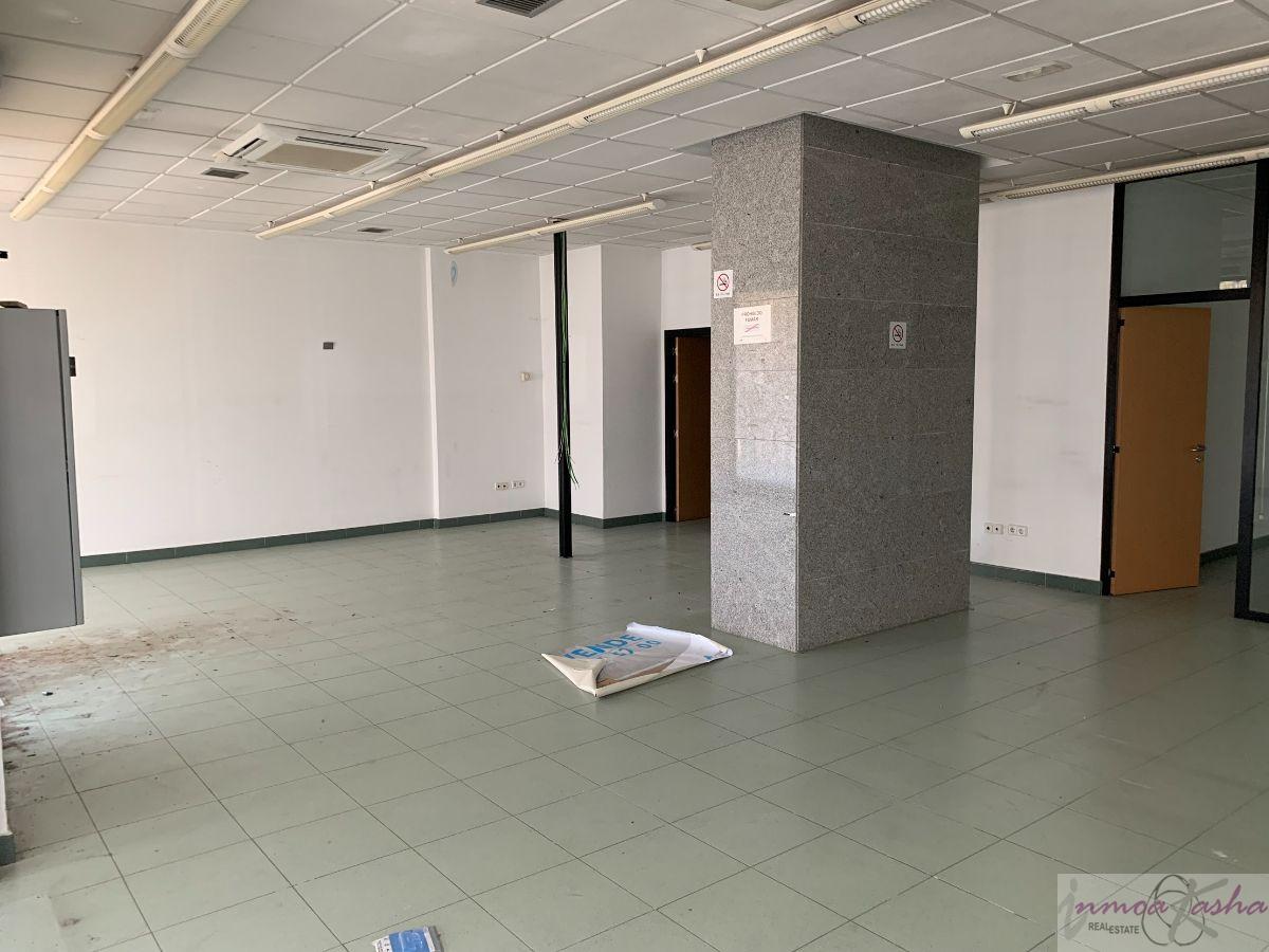 Venta de local comercial en Alcalá de Henares