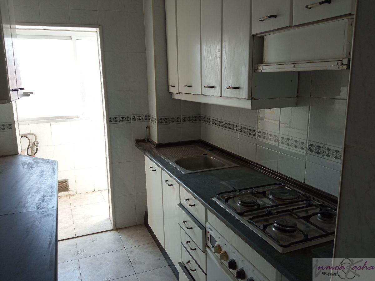 For sale of flat in Alcalá de Henares