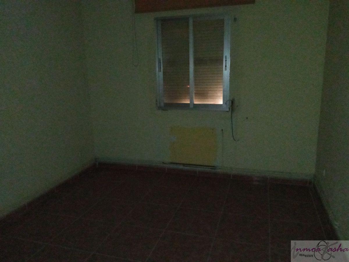 For sale of flat in Alcalá de Henares